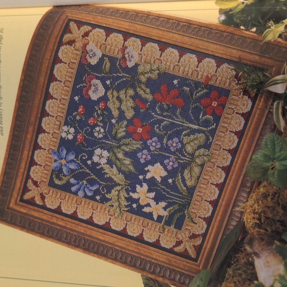 Just CrossStitch Magazine April 1999 - Picture 5 of 14